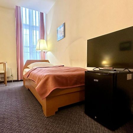 Very Central Apartments, 5 Min To City Center, No Reception Wina Bagian luar foto