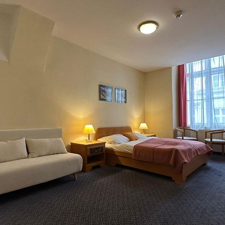 Very Central Apartments, 5 Min To City Center, No Reception Wina Bagian luar foto
