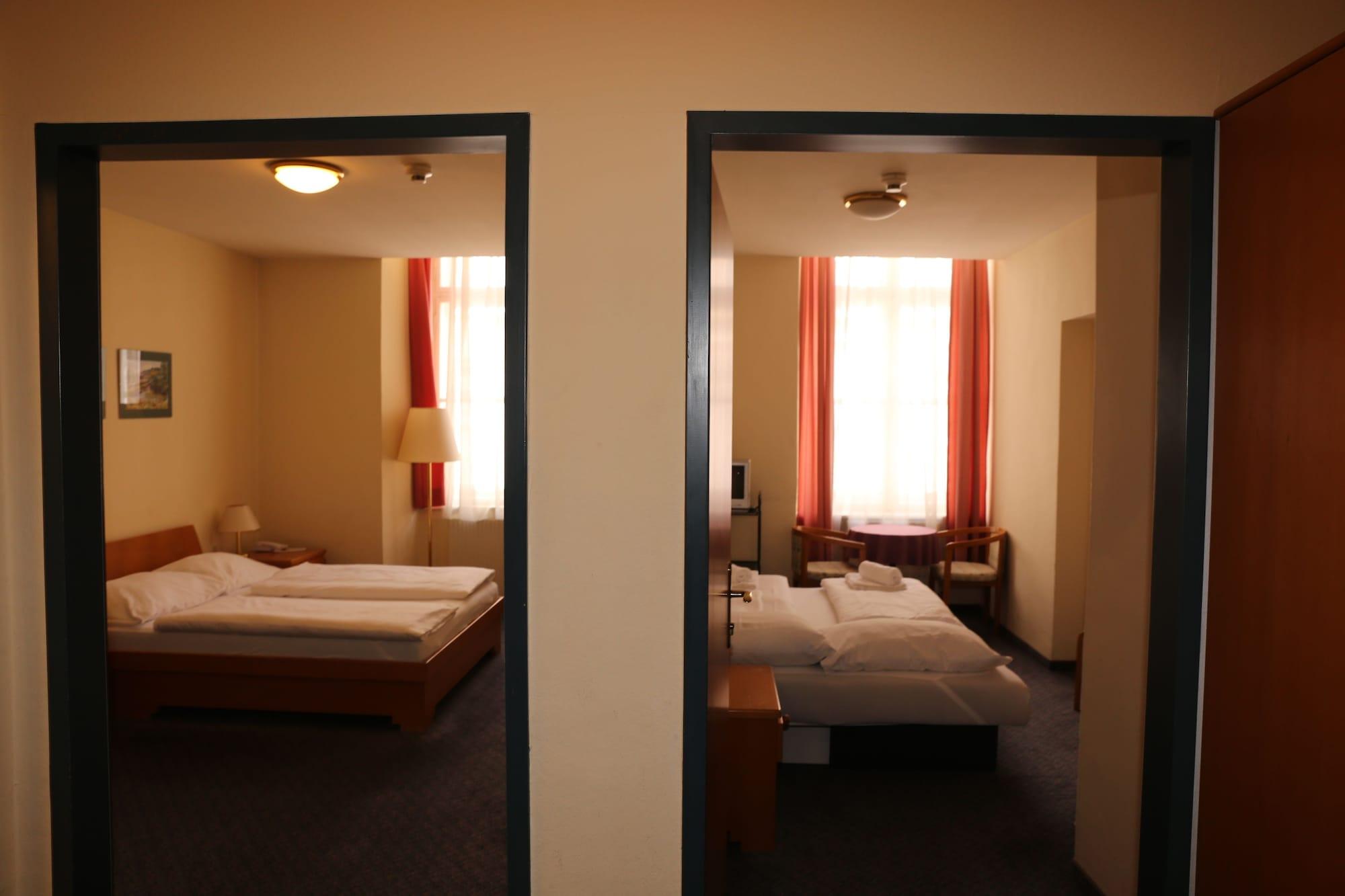 Very Central Apartments, 5 Min To City Center, No Reception Wina Bagian luar foto