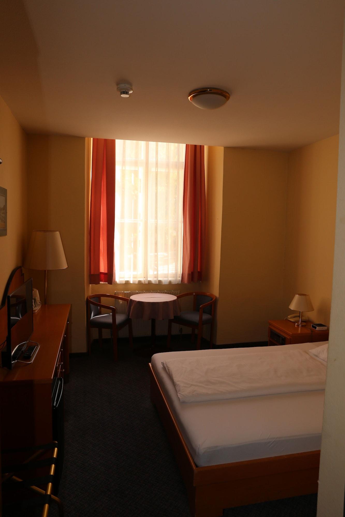 Very Central Apartments, 5 Min To City Center, No Reception Wina Bagian luar foto