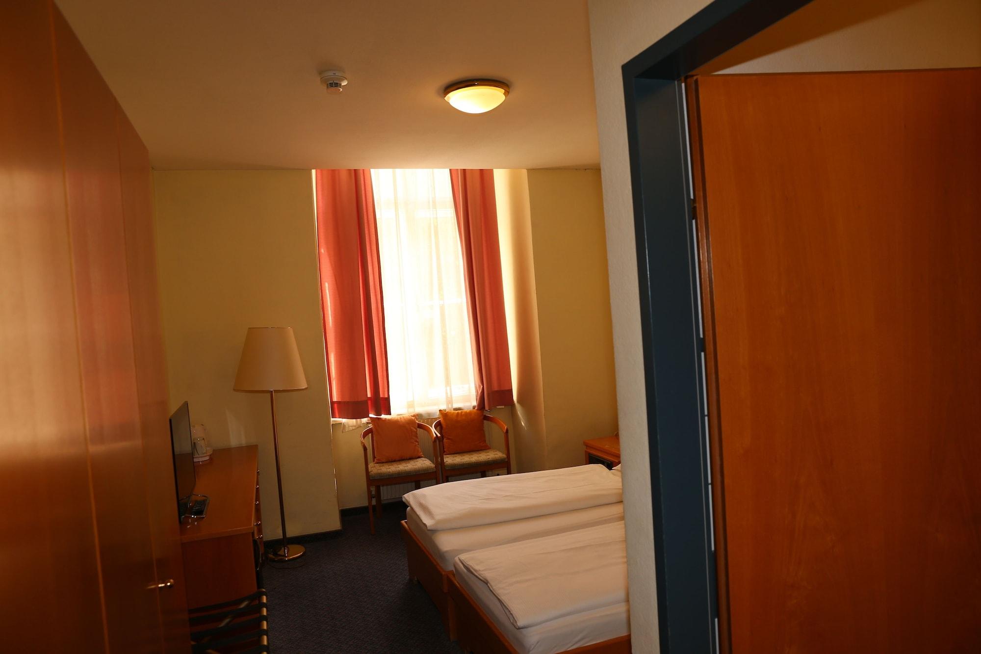 Very Central Apartments, 5 Min To City Center, No Reception Wina Bagian luar foto