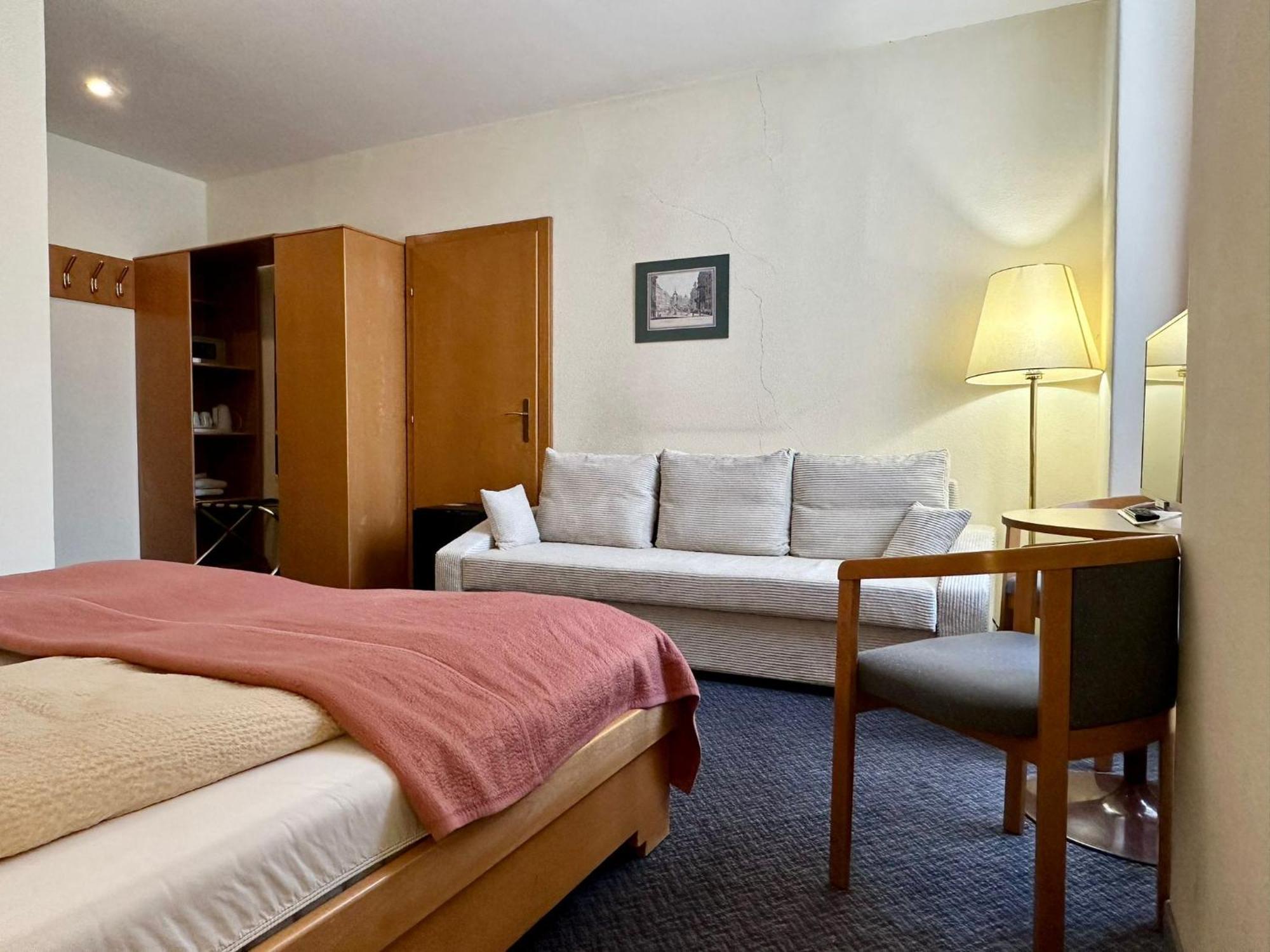 Very Central Apartments, 5 Min To City Center, No Reception Wina Bagian luar foto