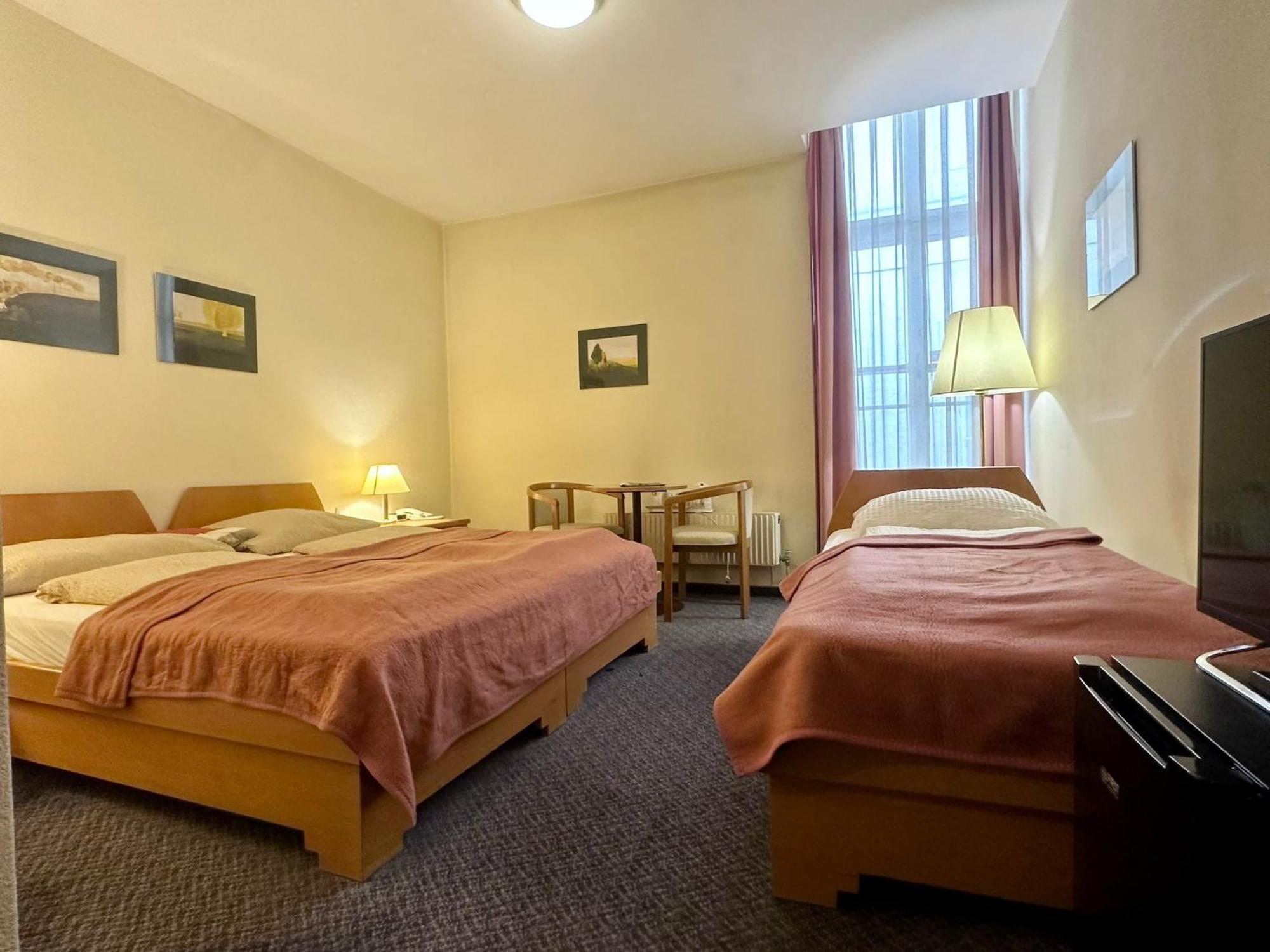 Very Central Apartments, 5 Min To City Center, No Reception Wina Bagian luar foto