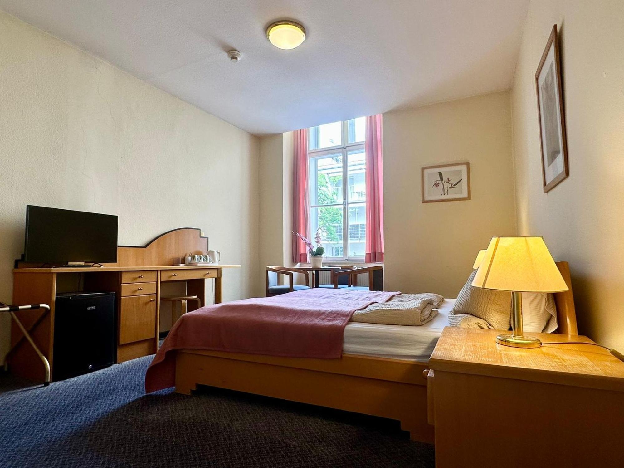 Very Central Apartments, 5 Min To City Center, No Reception Wina Bagian luar foto