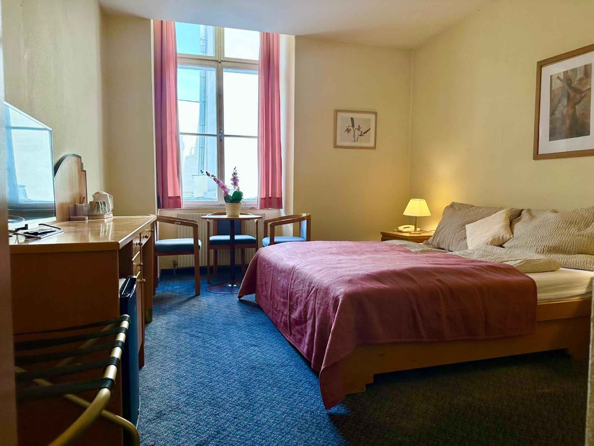 Very Central Apartments, 5 Min To City Center, No Reception Wina Bagian luar foto
