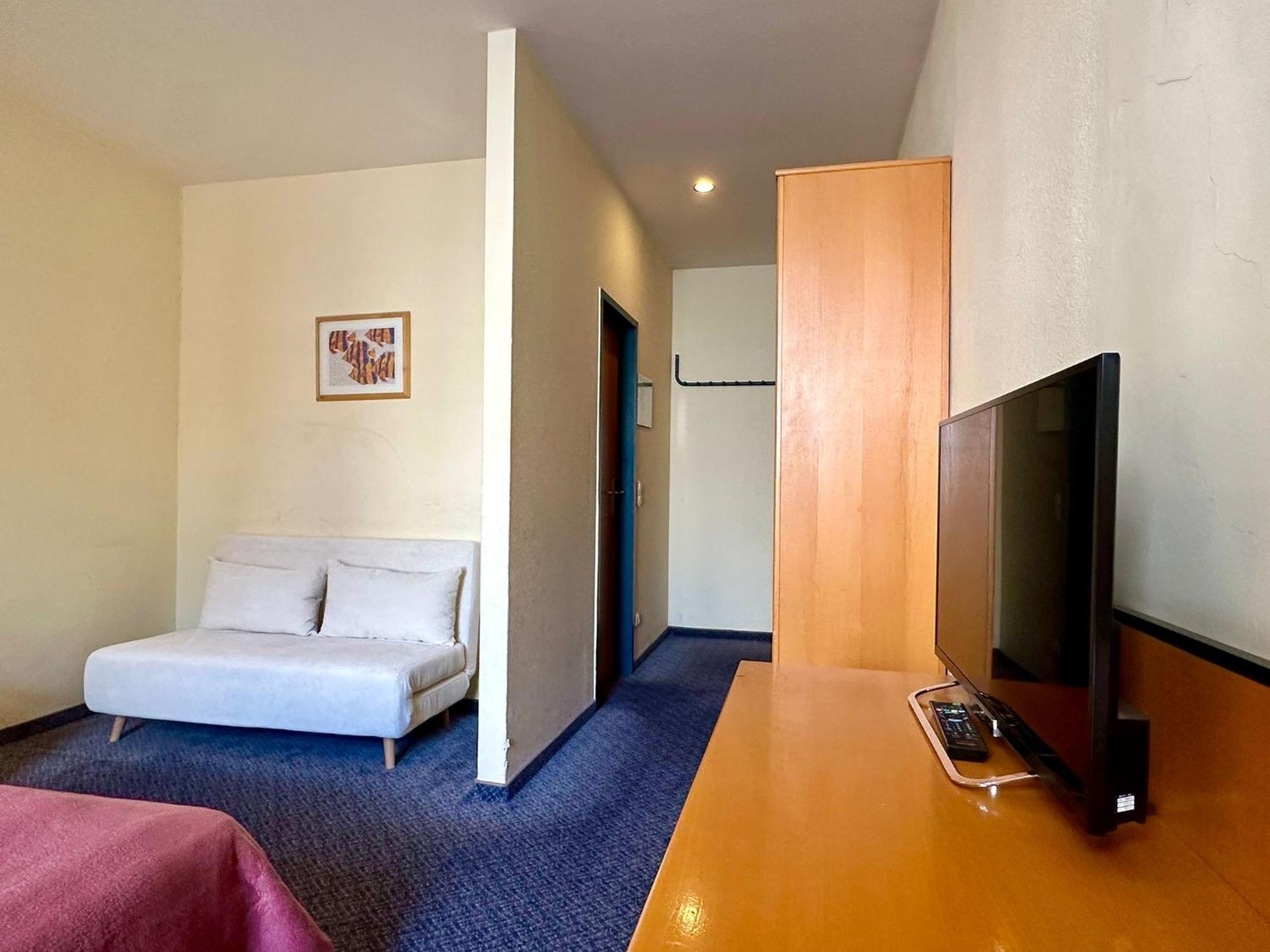 Very Central Apartments, 5 Min To City Center, No Reception Wina Bagian luar foto