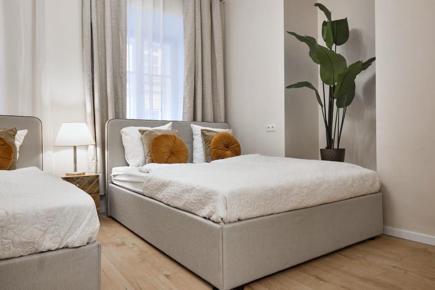 Very Central Apartments, 5 Min To City Center, No Reception Wina Bagian luar foto