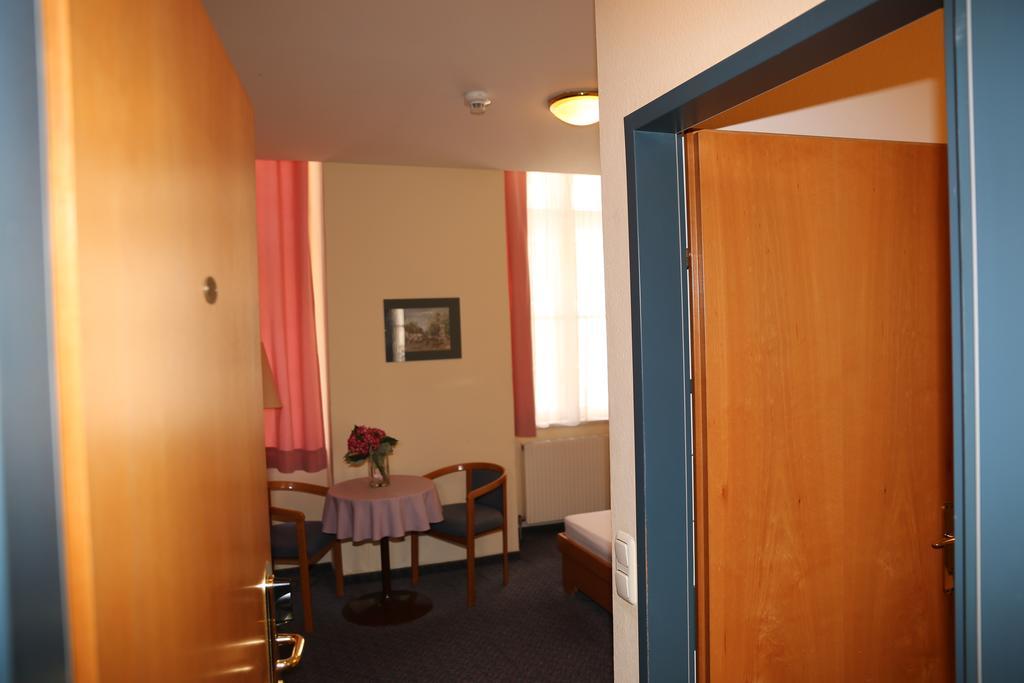 Very Central Apartments, 5 Min To City Center, No Reception Wina Bagian luar foto