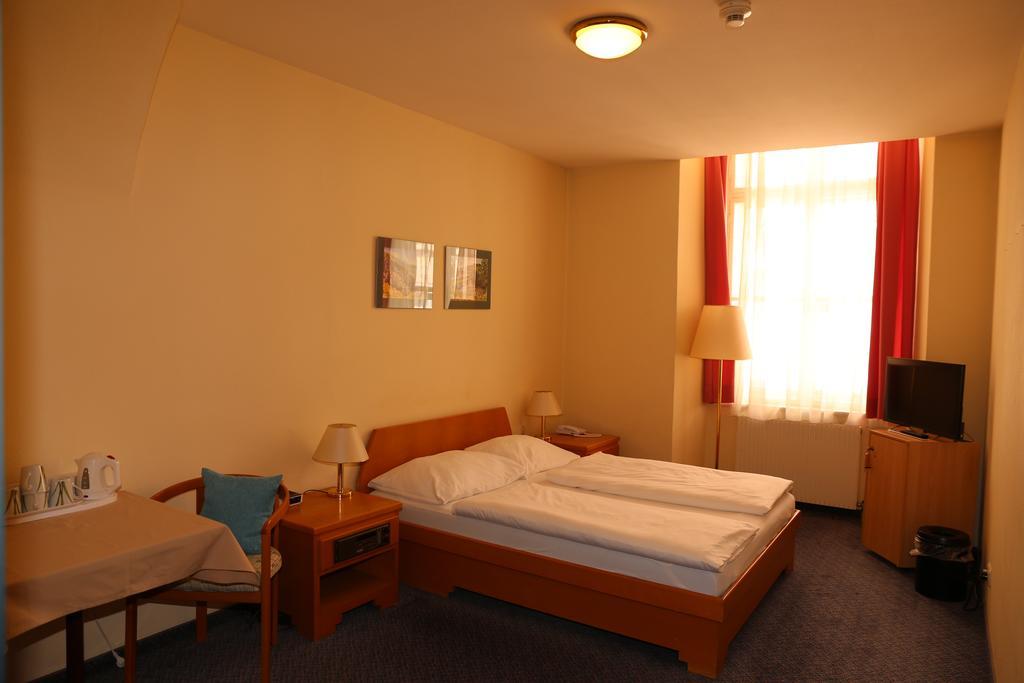 Very Central Apartments, 5 Min To City Center, No Reception Wina Bagian luar foto