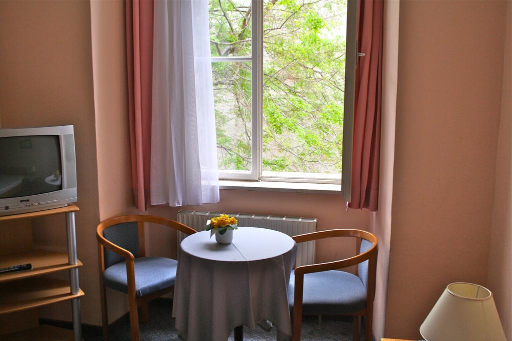 Very Central Apartments, 5 Min To City Center, No Reception Wina Bagian luar foto