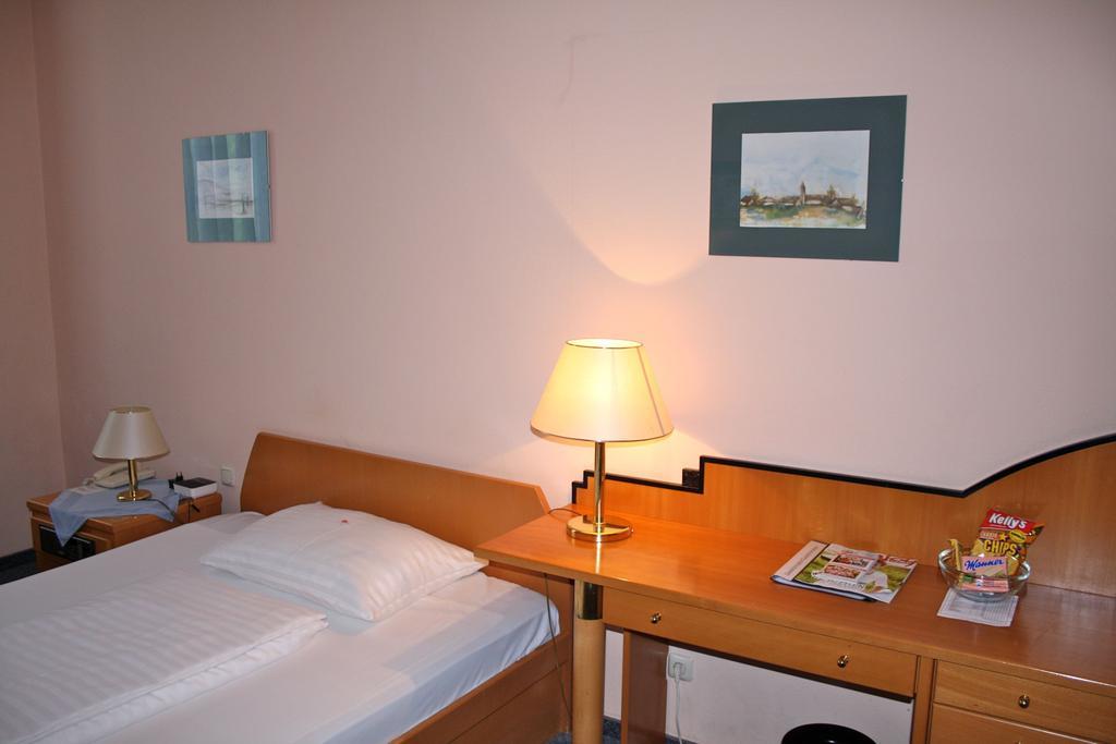 Very Central Apartments, 5 Min To City Center, No Reception Wina Bagian luar foto